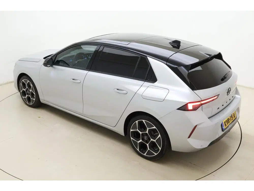 Opel Astra 1.6 Turbo Plug In Hybrid Ultimate 195 Pk uit 2026, foto 5