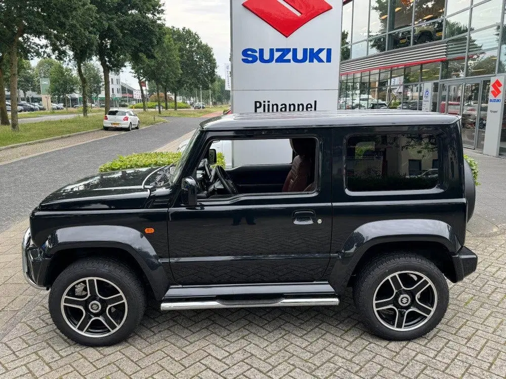 Suzuki Jimny 1.5 Stijl AllGrip (4x4) 4-persoons Navigat uit 2019, foto 7