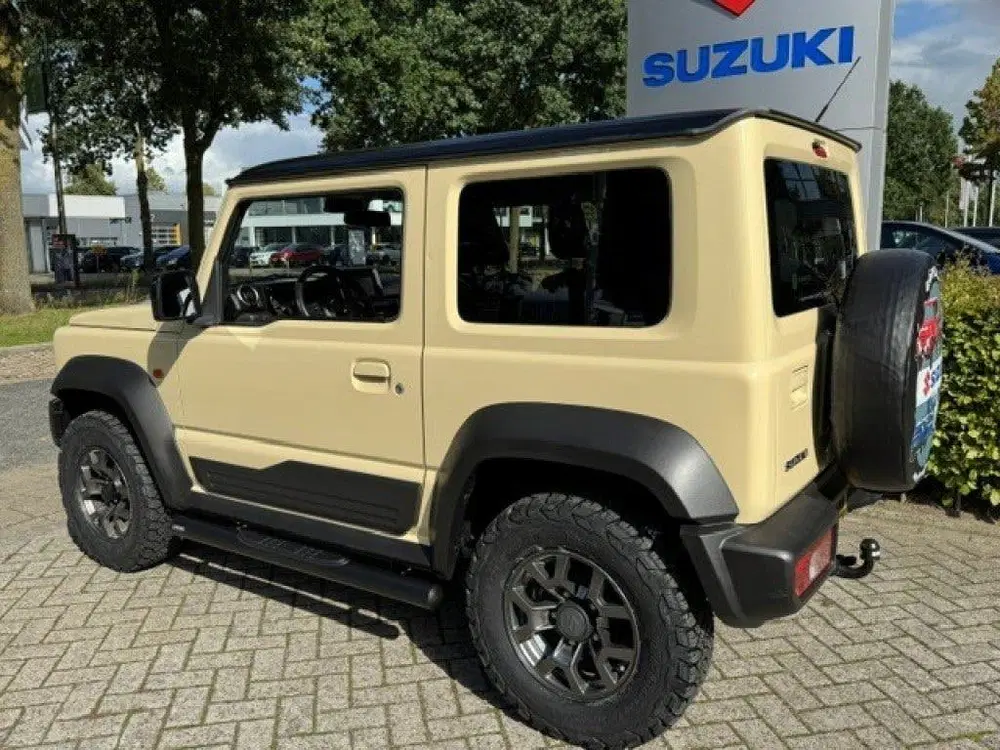 Suzuki Jimny 1.5 Stijl AllGrip (4x4) 4-persoons Trekhaa uit 2020, foto 2