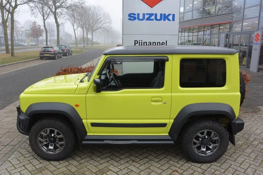 Suzuki Jimny 1.5 Stijl AllGrip (4x4) 4-persoons Navigat uit 2019, foto 4