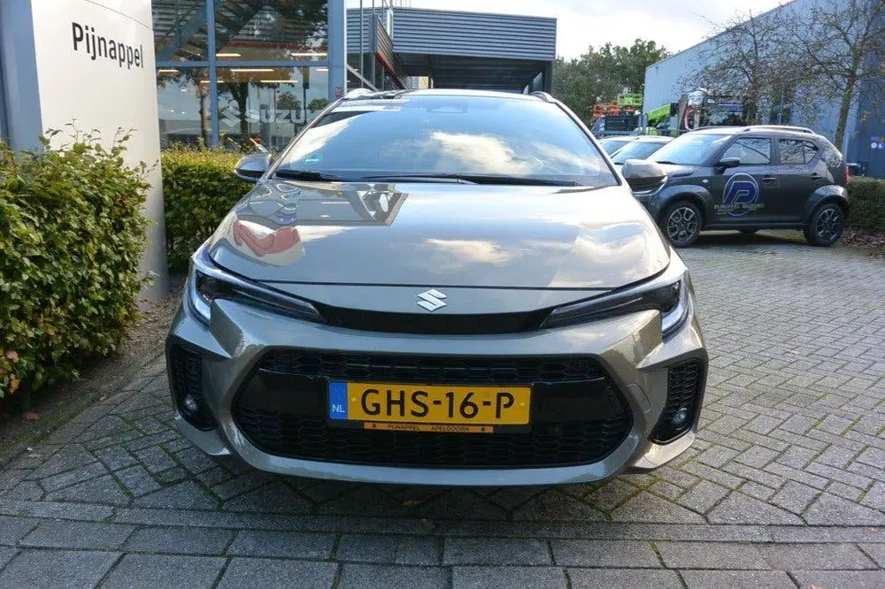 Suzuki Swace 1.8 Hybrid Style AUTOMAAT uit 2024, foto 2