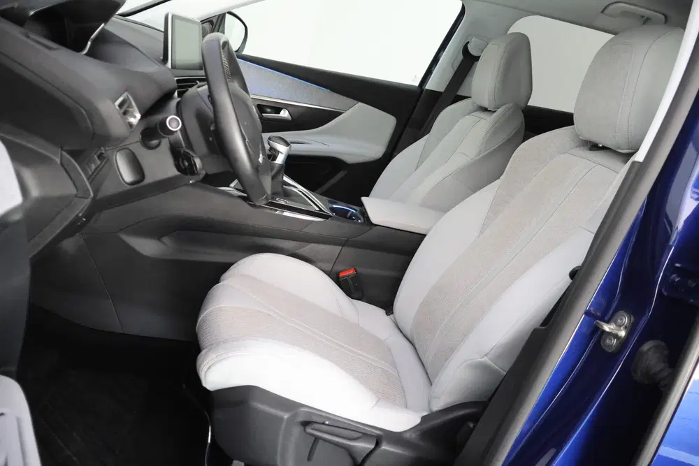 Peugeot 3008 1.2T ALLURE Pack Business FULL LED uit 2020, foto 10