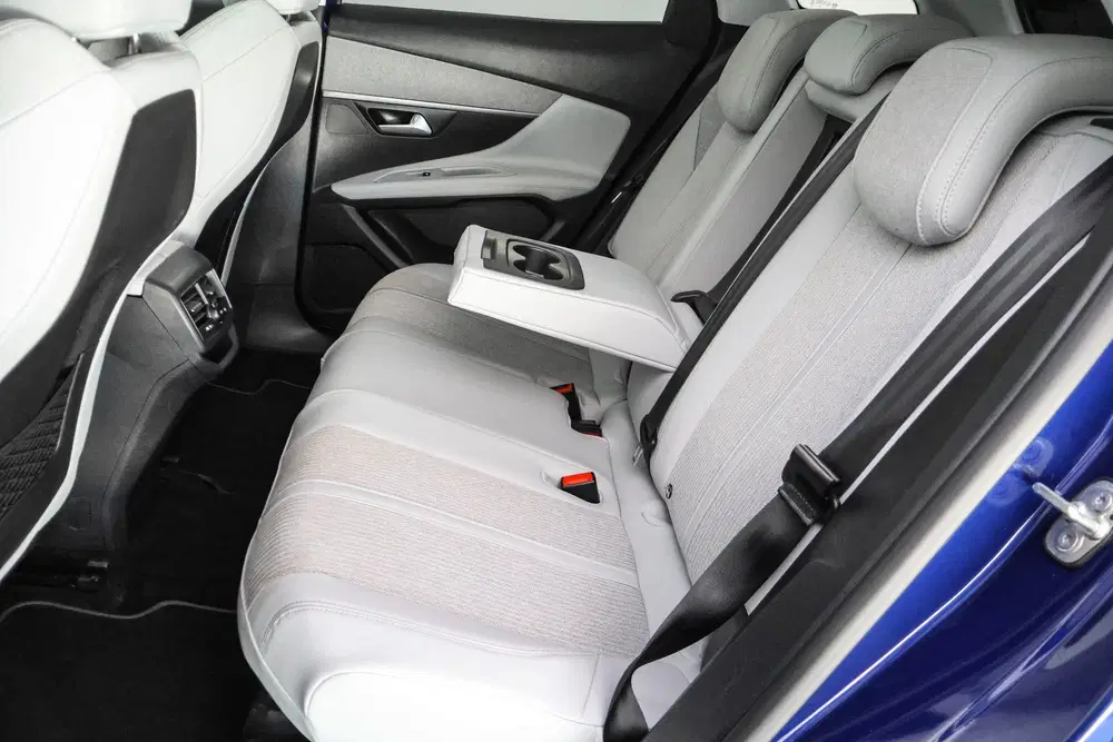 Peugeot 3008 1.2T ALLURE Pack Business FULL LED uit 2020, foto 11