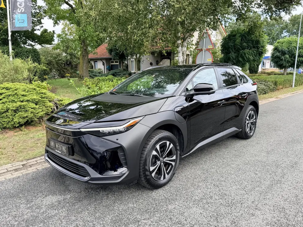 Toyota bZ4X Dynamic 71 kWh 204PK Leder•ACC uit 2025