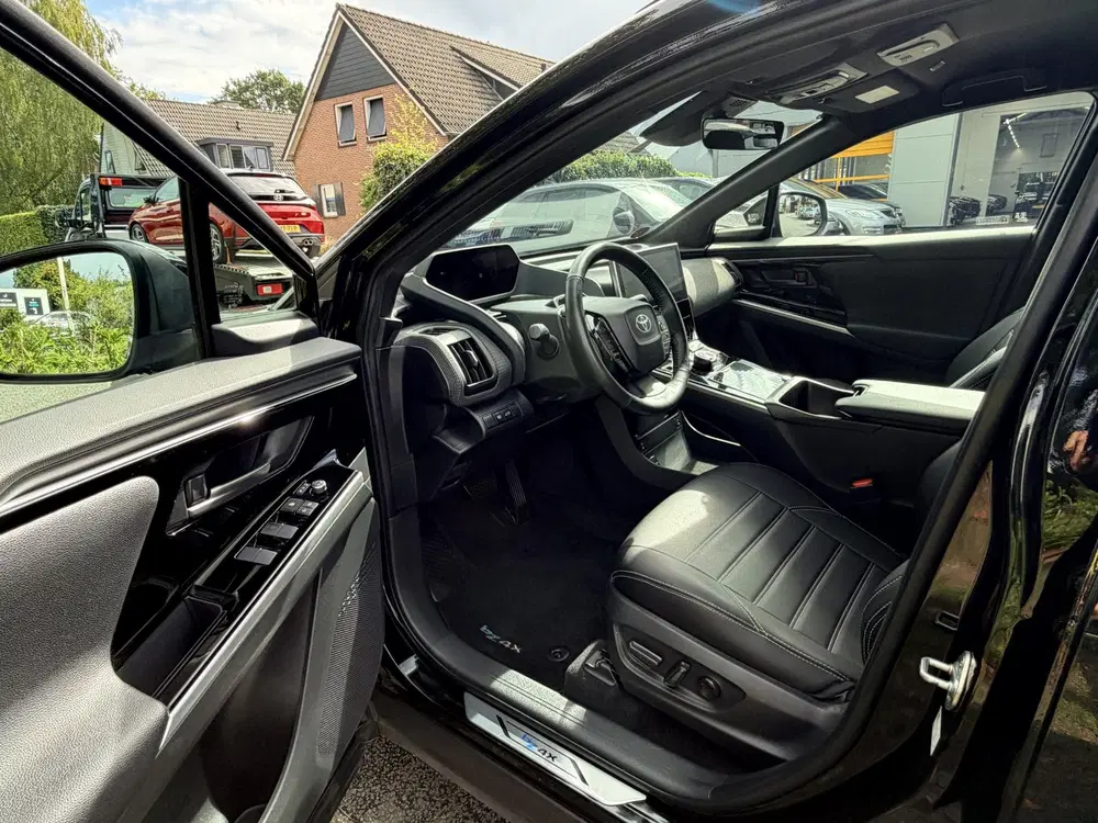 Toyota bZ4X Dynamic 71 kWh 204PK Leder•ACC uit 2025, foto 12
