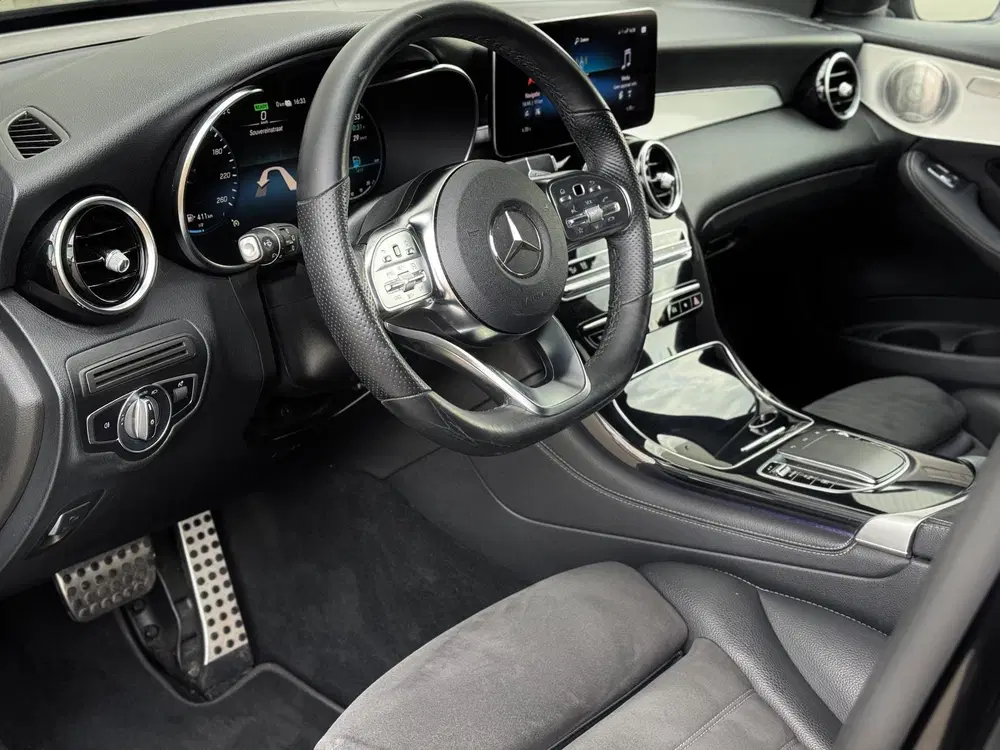Mercedes-Benz GLC 300de 4MATIC Premium Plus AMG PANO uit 2020, foto 10