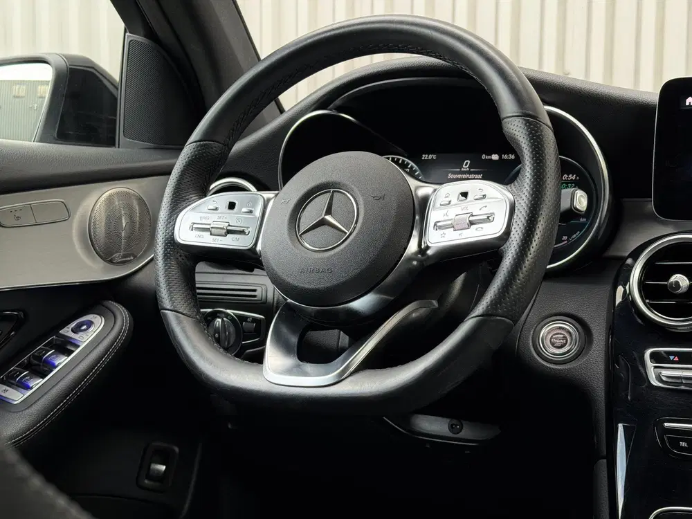 Mercedes-Benz GLC 300de 4MATIC Premium Plus AMG PANO uit 2020, foto 14