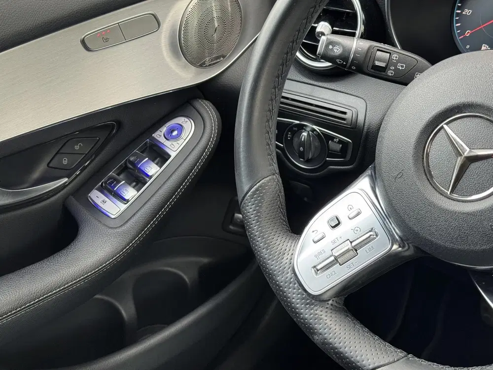 Mercedes-Benz GLC 300de 4MATIC Premium Plus AMG PANO uit 2020, foto 15