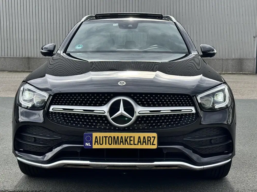 Mercedes-Benz GLC 300de 4MATIC Premium Plus AMG PANO uit 2020, foto 2