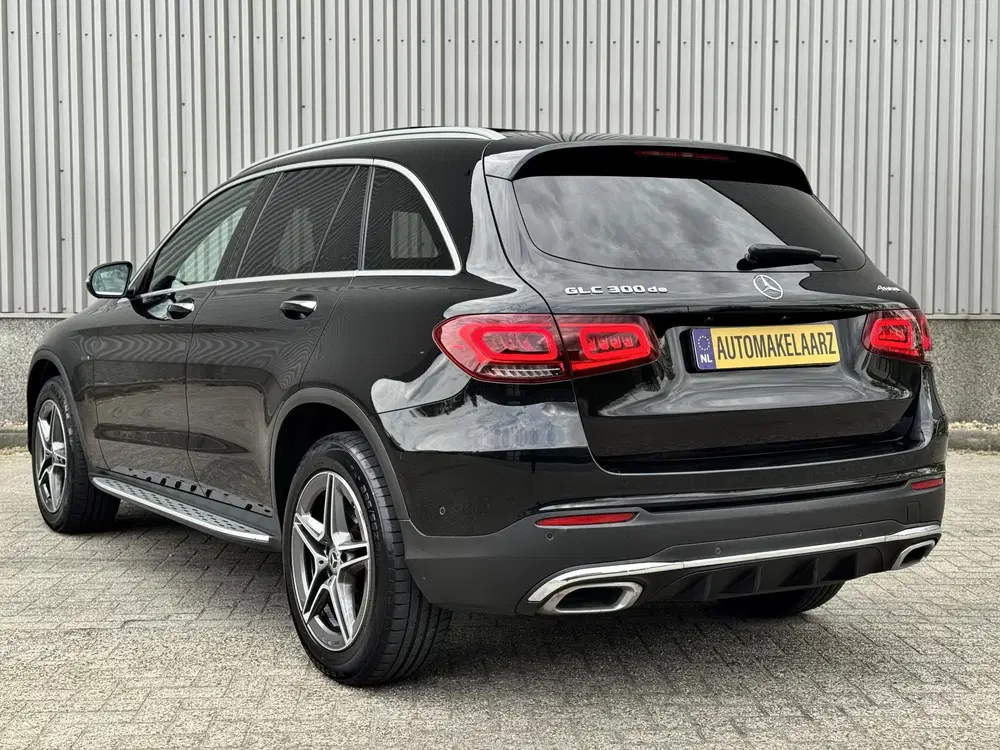 Mercedes-Benz GLC 300de 4MATIC Premium Plus AMG PANO uit 2020, foto 5
