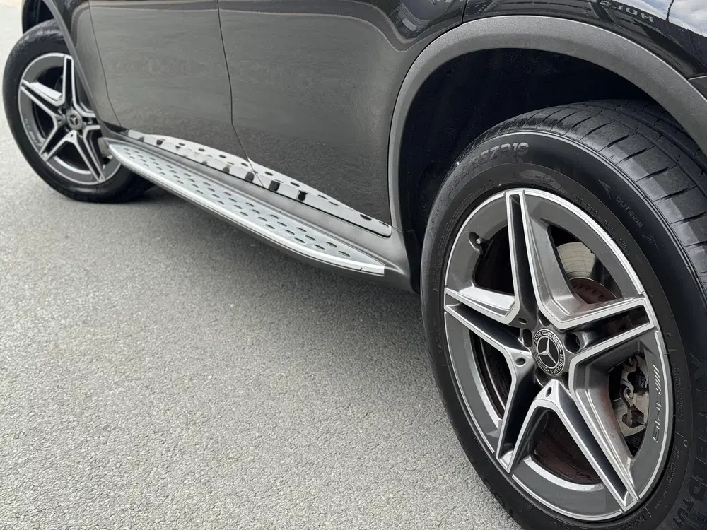 Mercedes-Benz GLC 300de 4MATIC Premium Plus AMG PANO uit 2020, foto 6