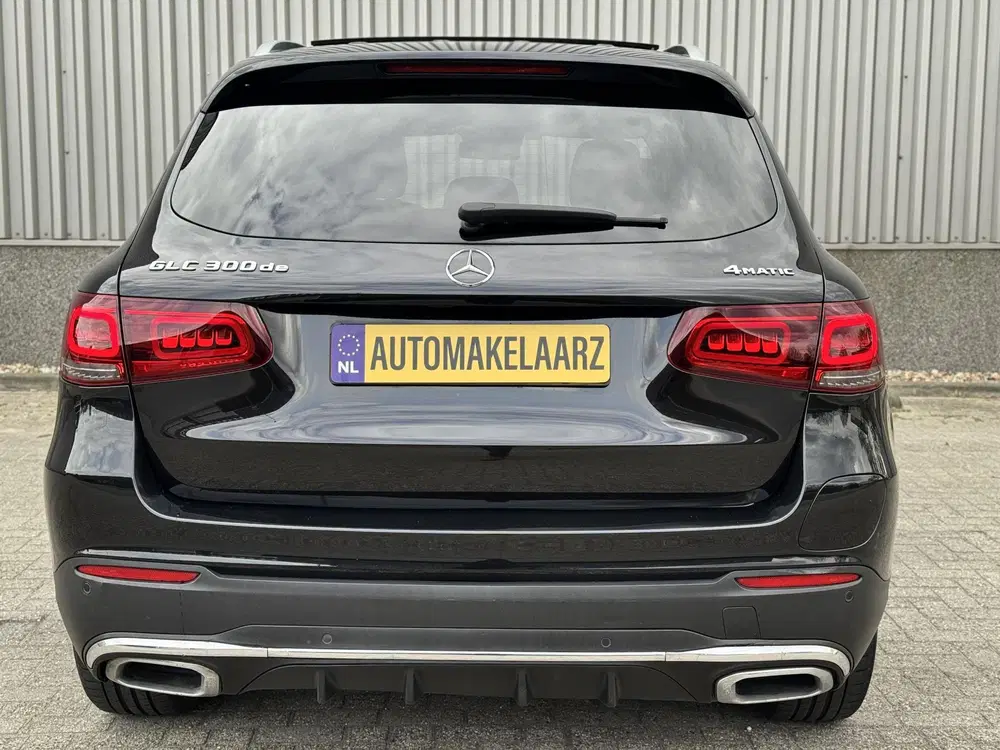 Mercedes-Benz GLC 300de 4MATIC Premium Plus AMG PANO uit 2020, foto 9