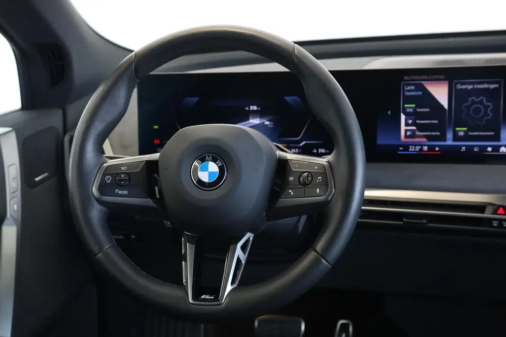BMW iX xDrive60 uit 2025, foto 12