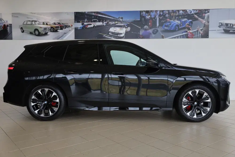 BMW iX xDrive60 uit 2025, foto 3