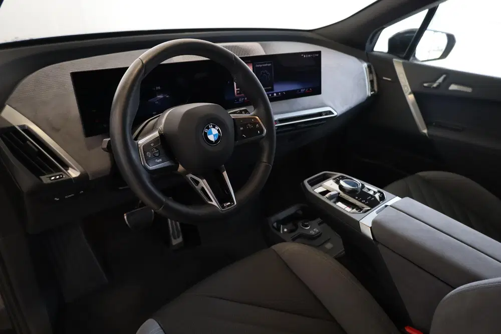 BMW iX xDrive60 uit 2025, foto 9
