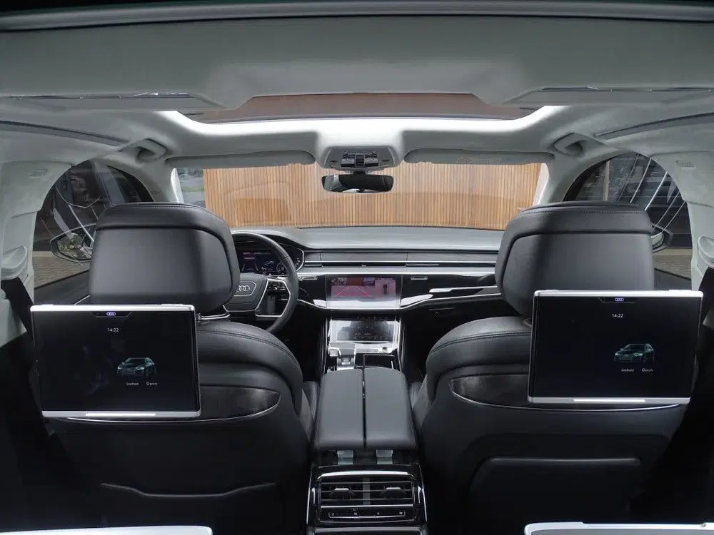 Audi A8 60 TFSie Lang 449PK S-line uit 2020, foto 12
