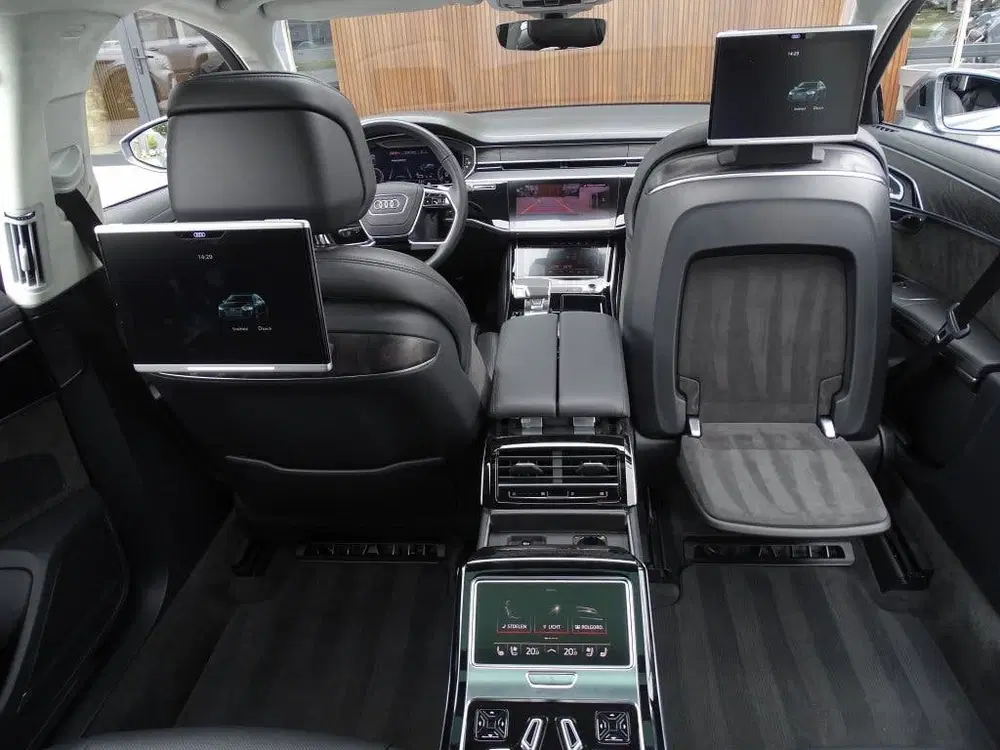 Audi A8 60 TFSie Lang 449PK S-line uit 2020, foto 13