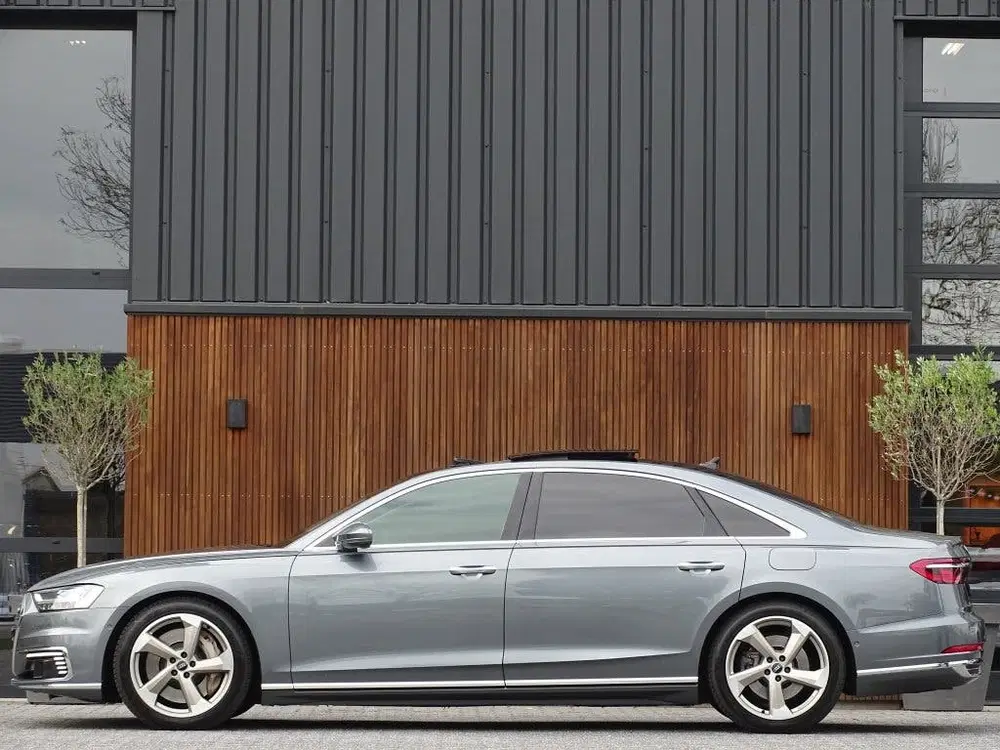 Audi A8 60 TFSie Lang 449PK S-line uit 2020, foto 5