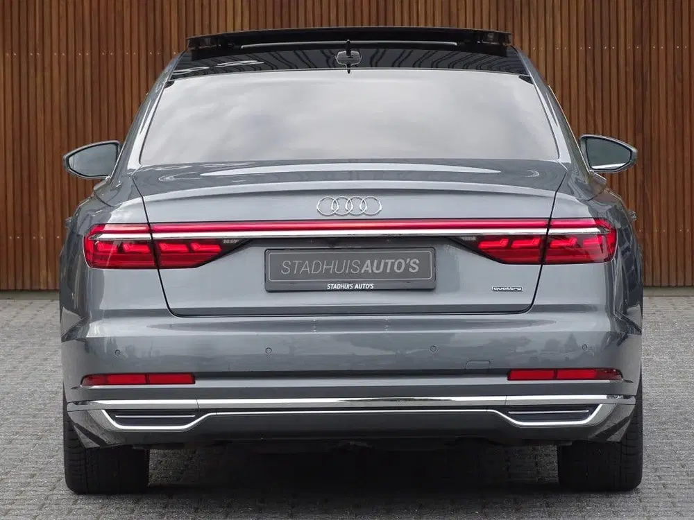 Audi A8 60 TFSie Lang 449PK S-line uit 2020, foto 9
