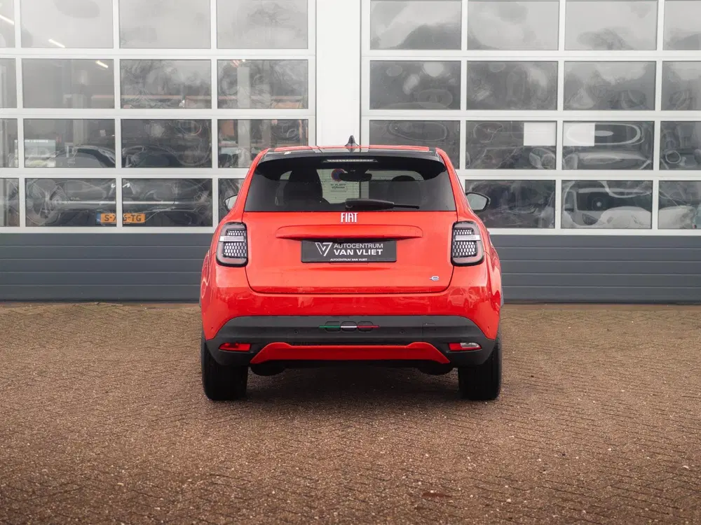 Fiat 600e La Prima 54 kWh uit 2025, foto 6