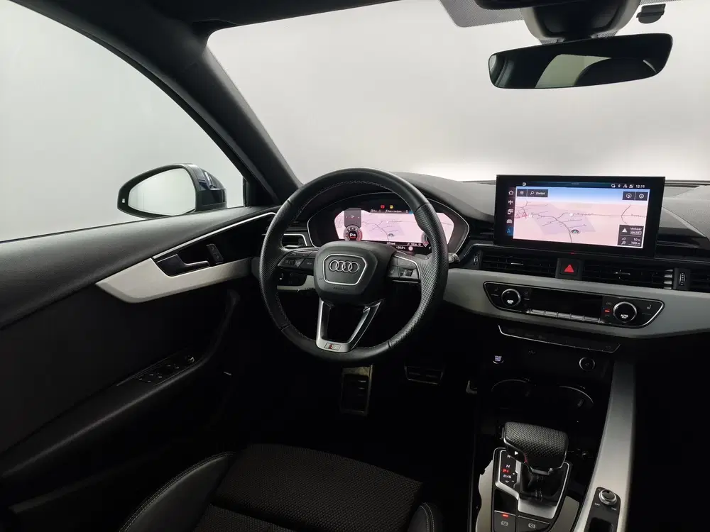 Audi A4 40 TFSI S edition Competition uit 2024, foto 10