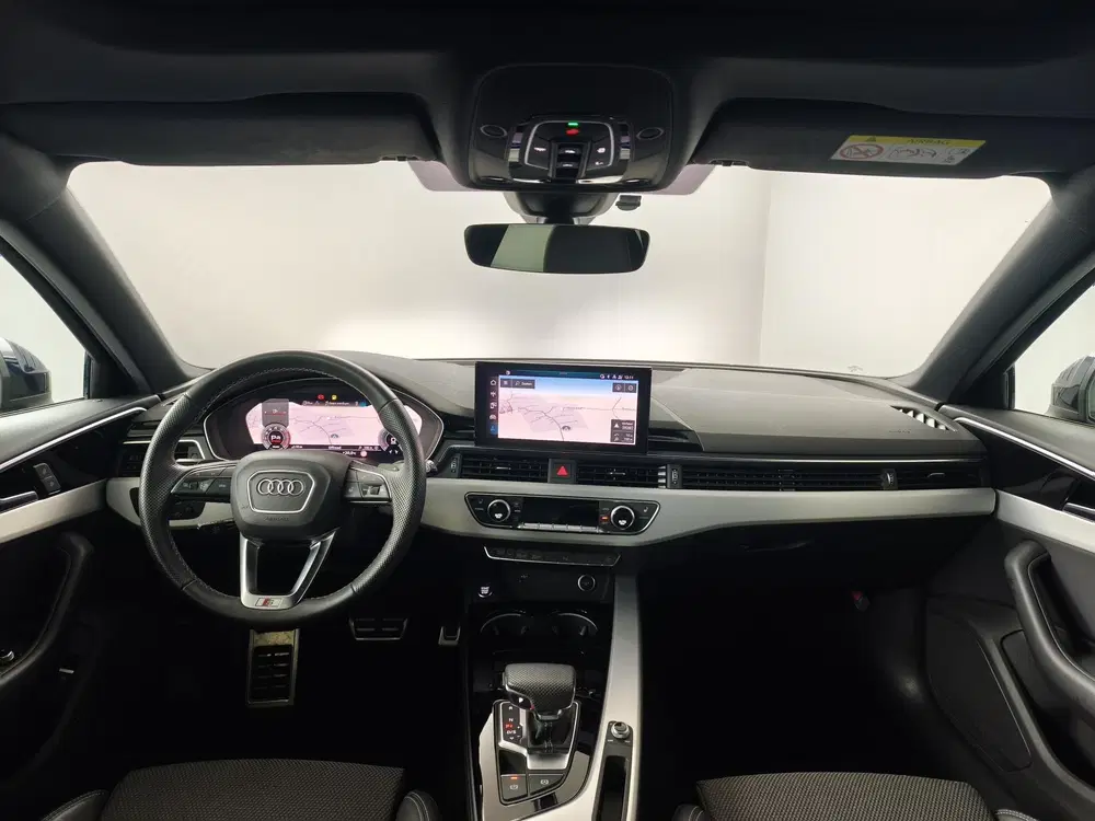 Audi A4 40 TFSI S edition Competition uit 2024, foto 3
