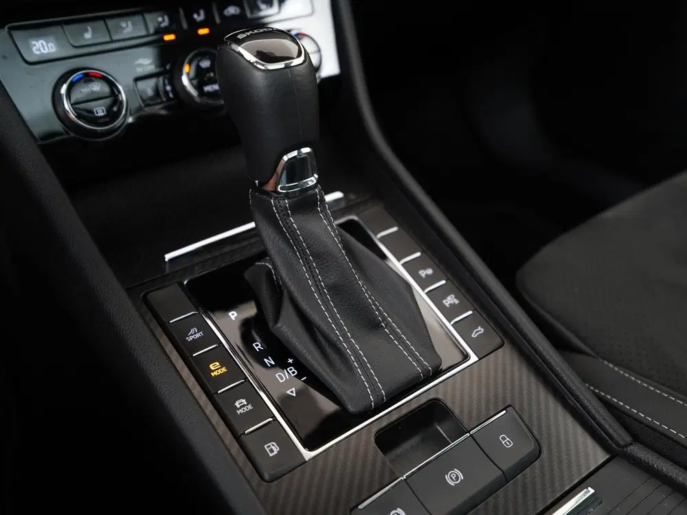 Skoda Superb 1.4 TSI iV Sportline uit 2023, foto 12