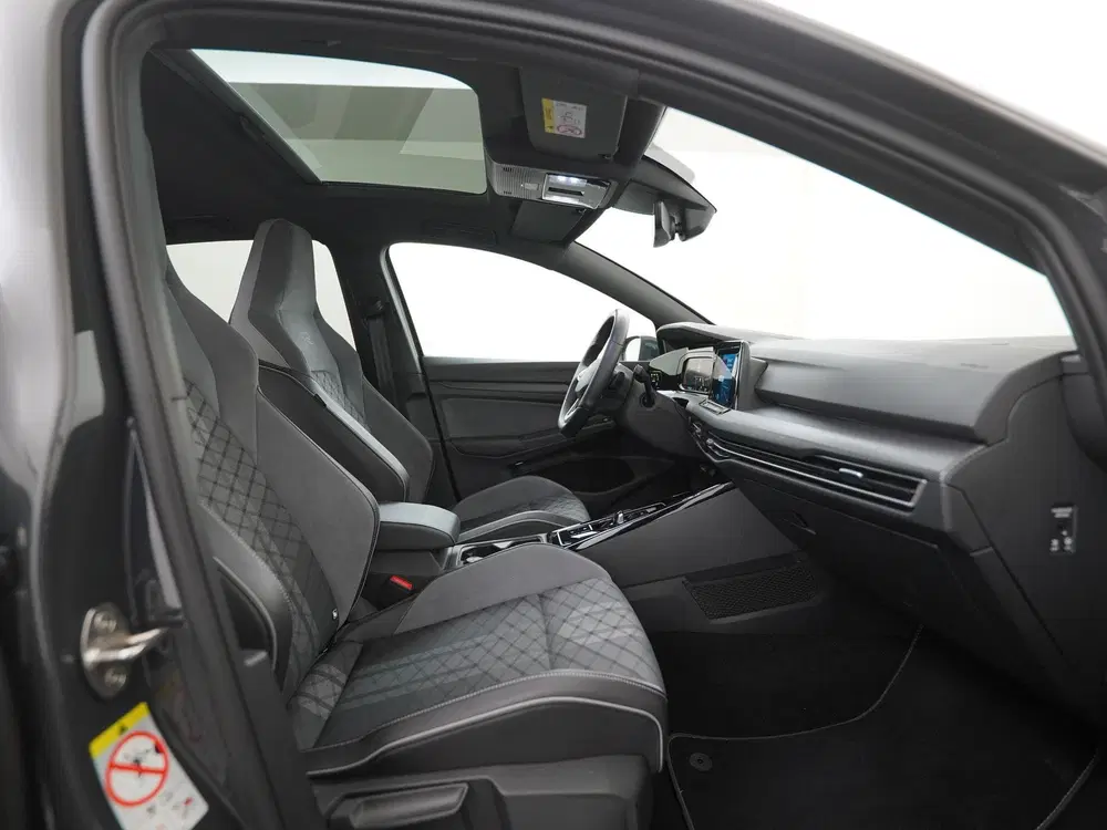 Volkswagen Golf 2.0 TSI R-Line uit 2023, foto 3