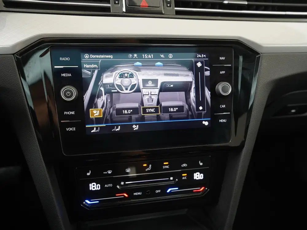 Volkswagen Passat 1.5 TSI Business DSG uit 2023, foto 12