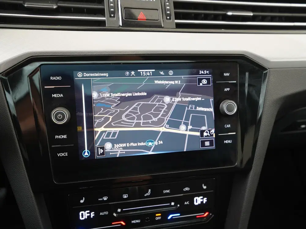 Volkswagen Passat 1.5 TSI Business DSG uit 2023, foto 13