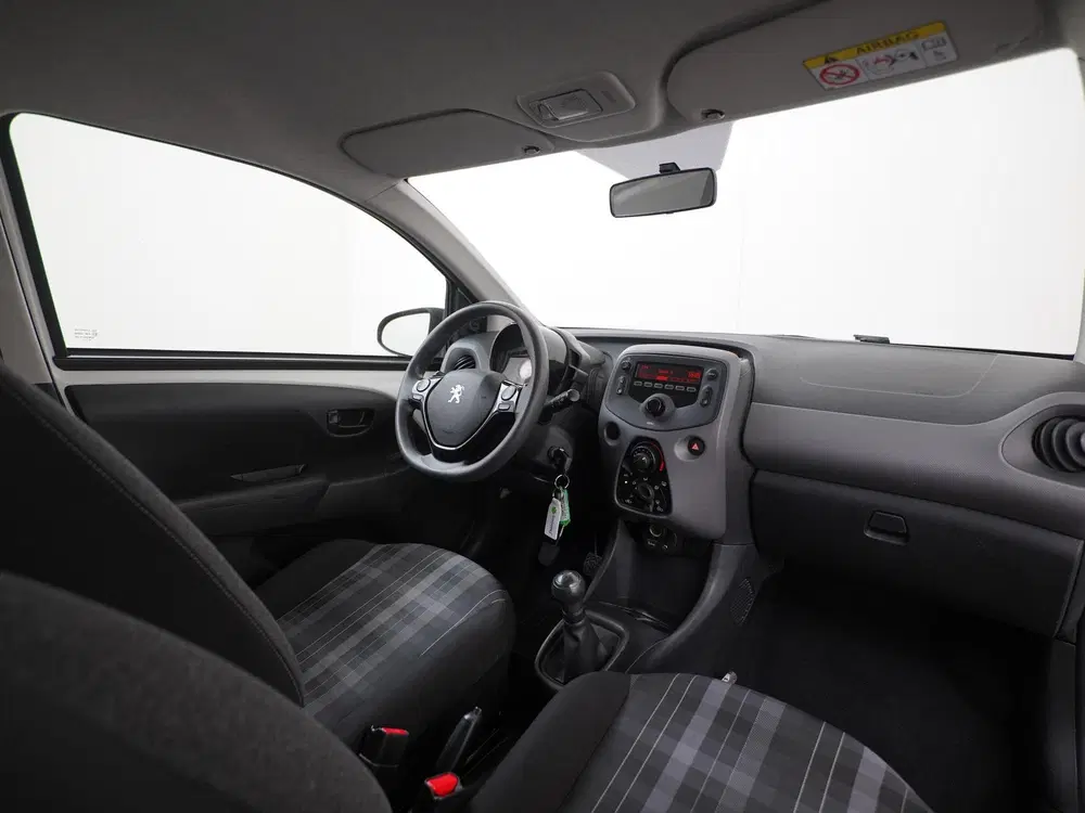 Peugeot 108 1.0 e-VTi Active uit 2020, foto 2