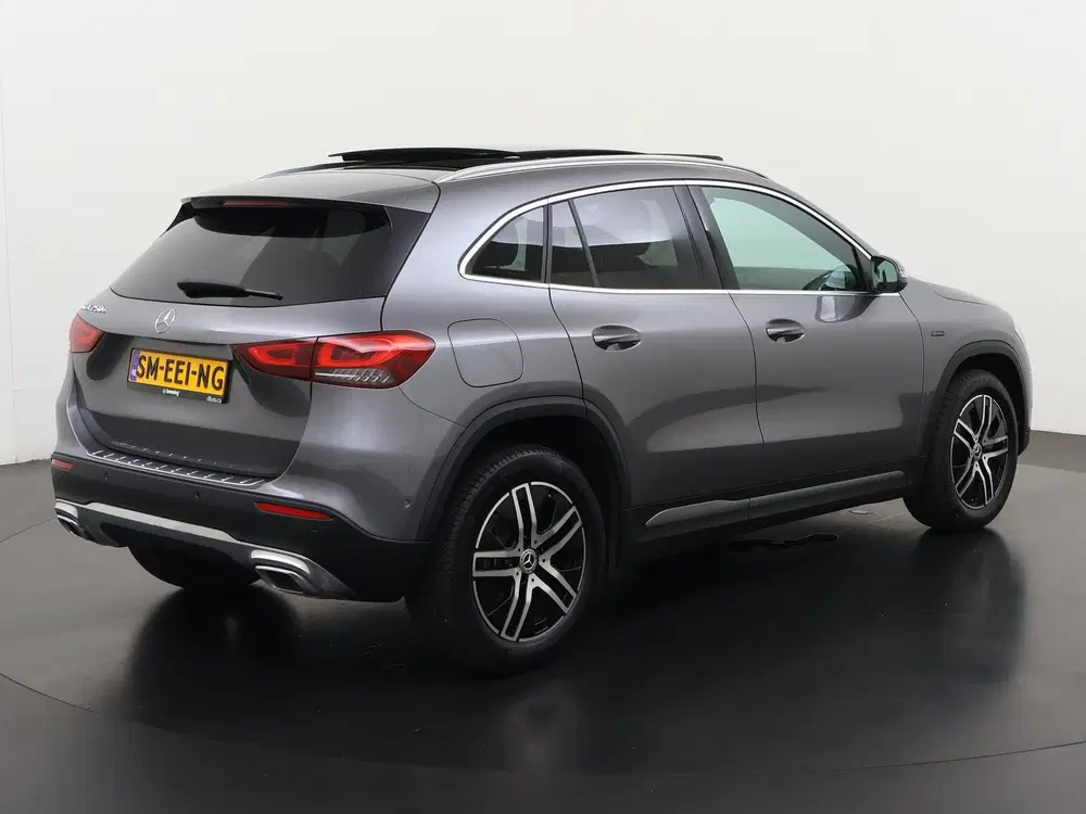 Mercedes-Benz GLA 250e Progressive uit 2021, foto 4