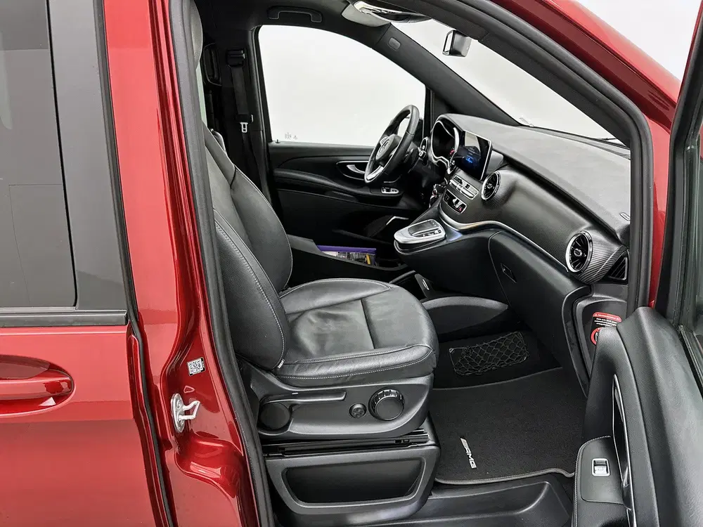 Mercedes-Benz V-Klasse 300d Lang Avantgarde Edition AMG line uit 2020, foto 15