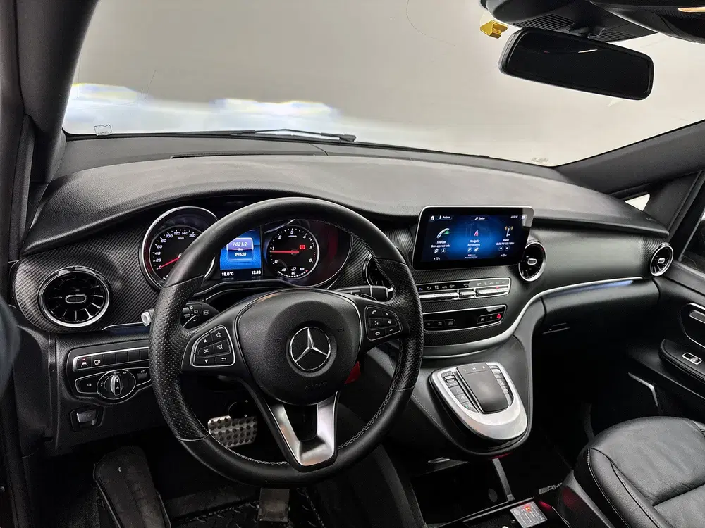 Mercedes-Benz V-Klasse 300d Lang Avantgarde Edition AMG line uit 2020, foto 6