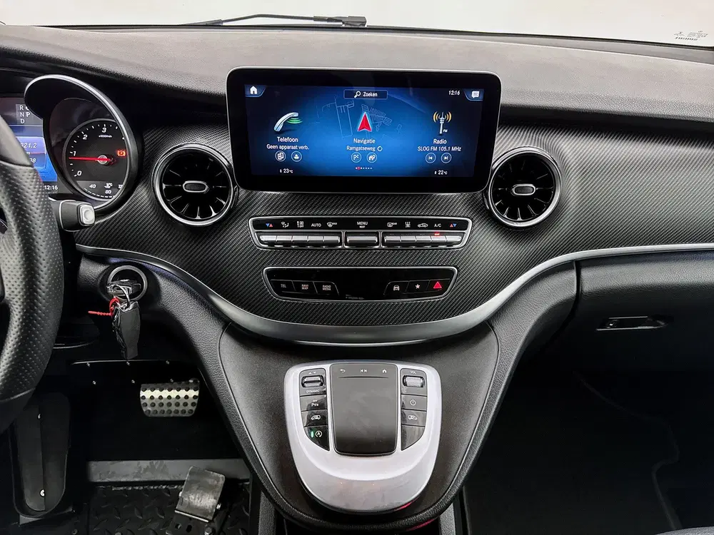 Mercedes-Benz V-Klasse 300d Lang Avantgarde Edition AMG line uit 2020, foto 8