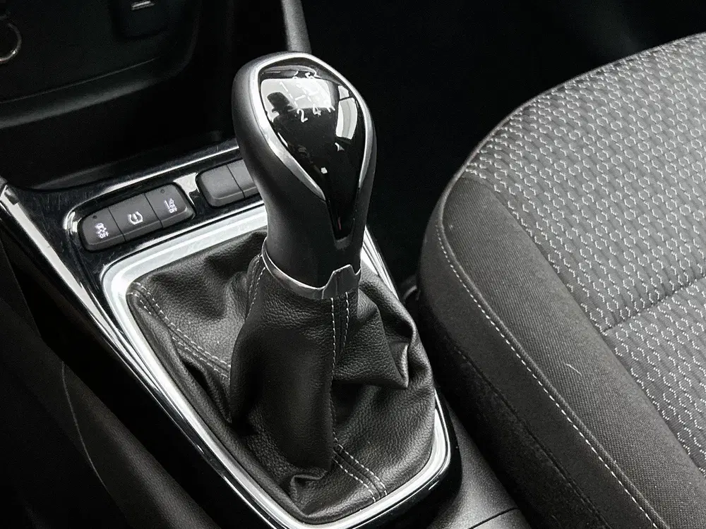 Opel Crossland 1.2 Online Edition uit 2019, foto 15