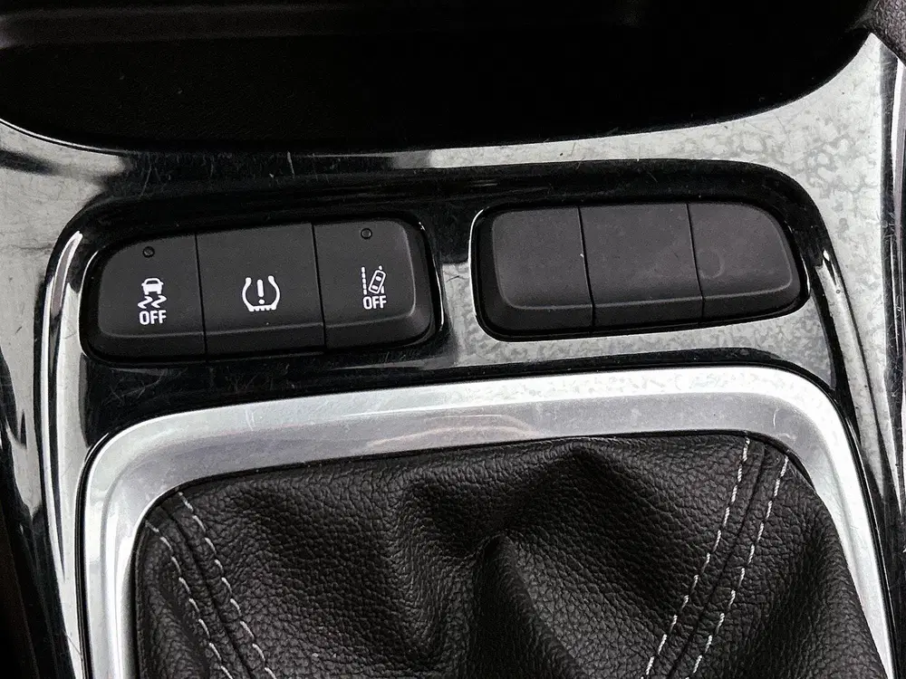 Opel Crossland 1.2 Online Edition uit 2019, foto 9