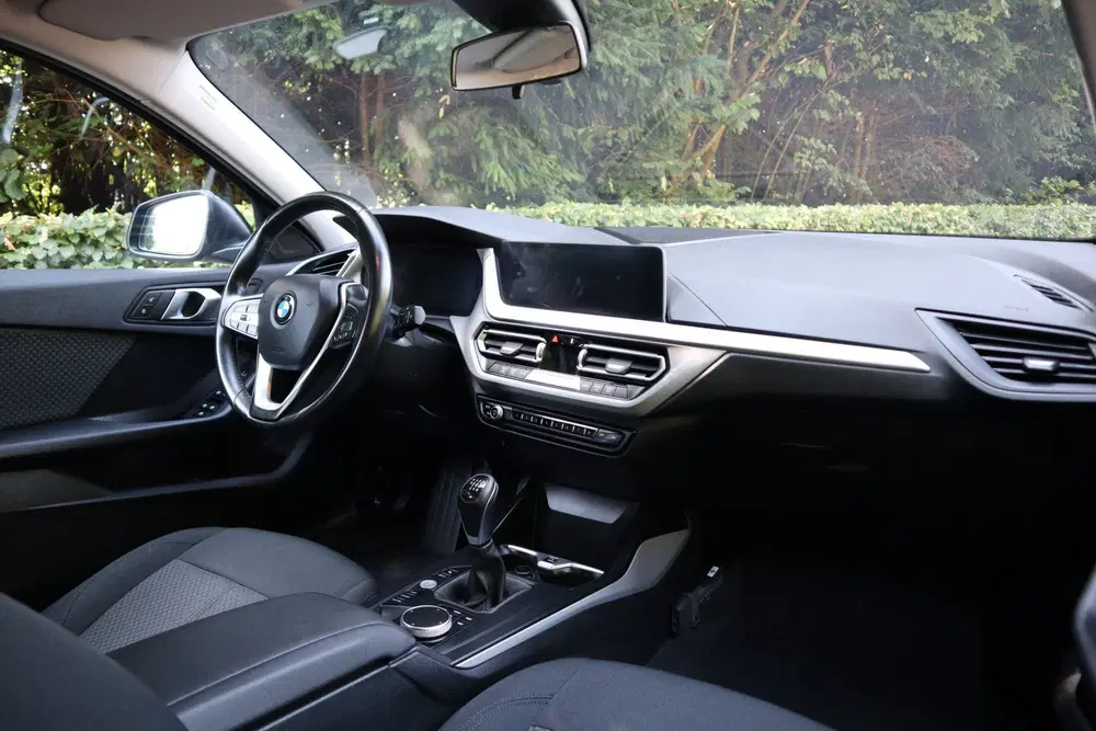 BMW 1-serie Business Edition uit 2022, foto 5