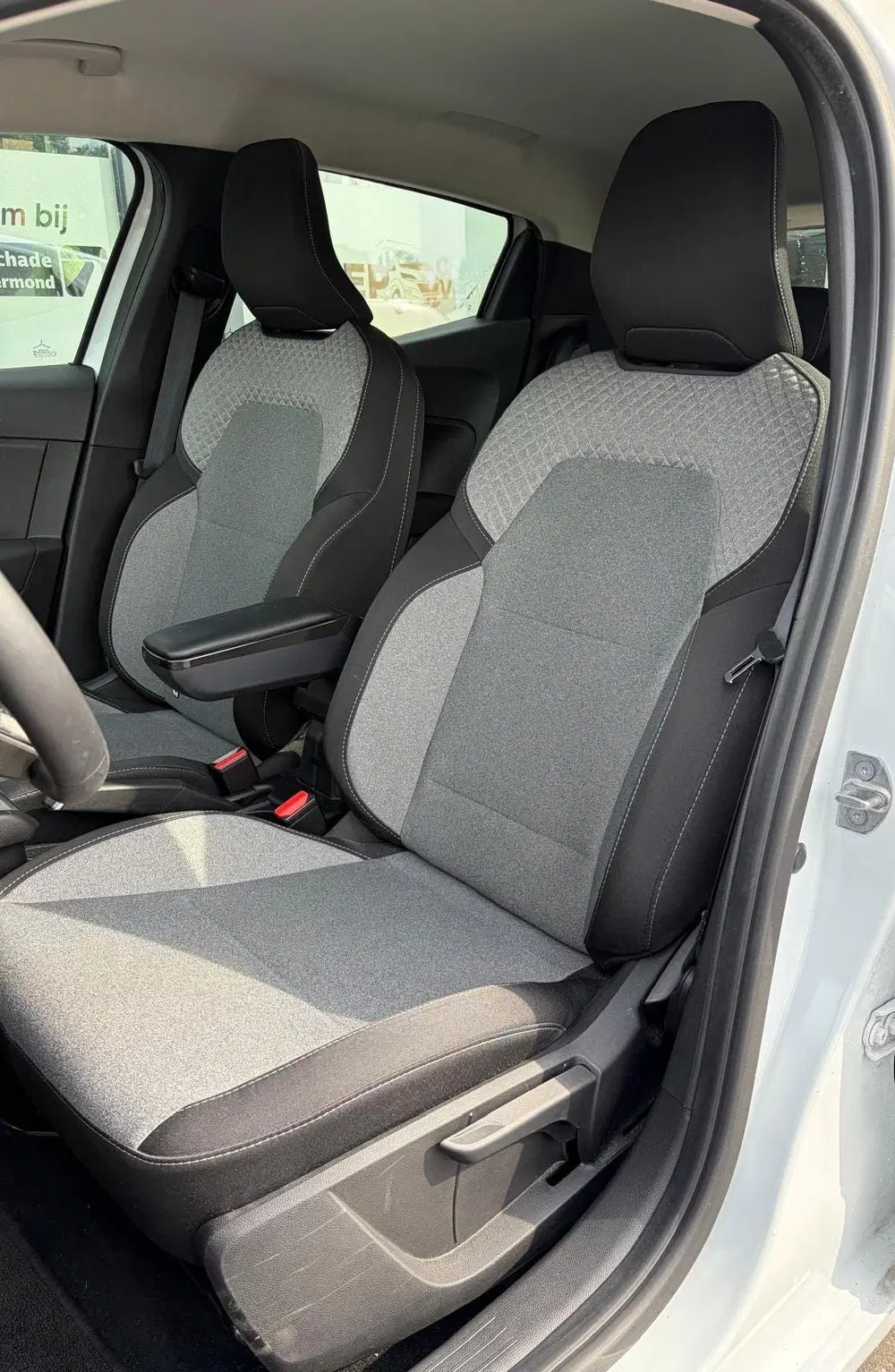 Renault Clio 1.6 E-Tech Full Hybrid 145 evolution autom uit 2024, foto 4