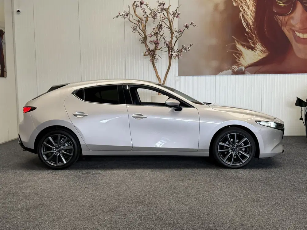 Mazda 3 2.0 E-SKYACTIV-G M HYBRID 122 AUTOMAAT EXC uit 2023, foto 9