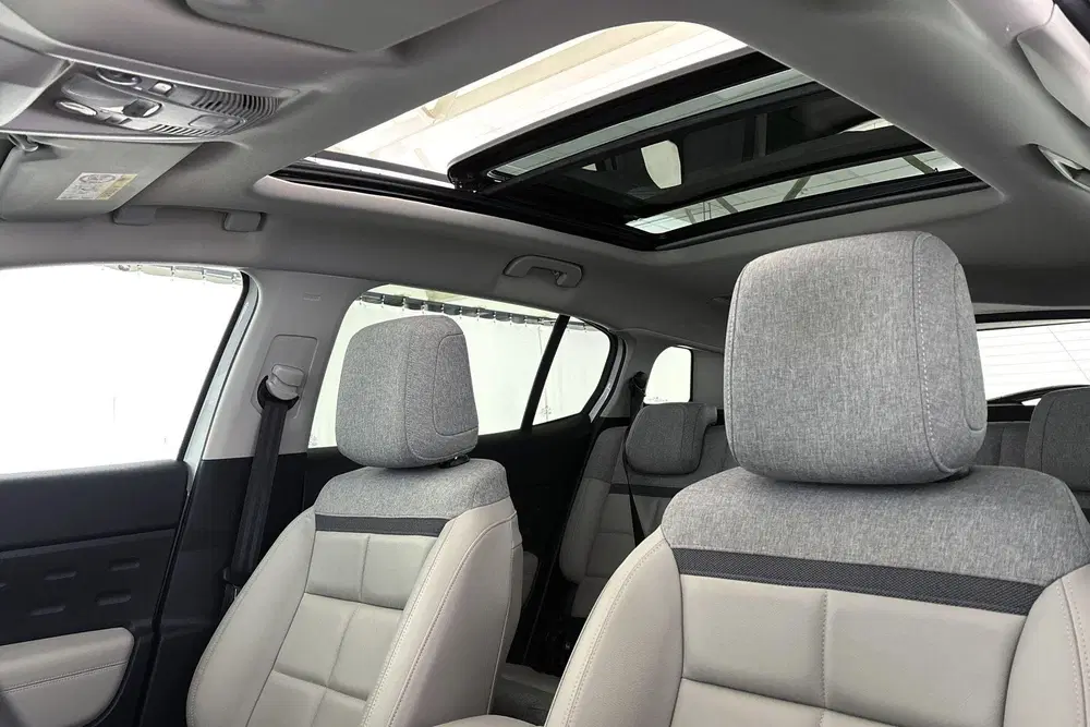 Citroën C5 Aircross Citroen C5 Aircross 1.6 Plug-in Hybrid 225 uit 2021, foto 8