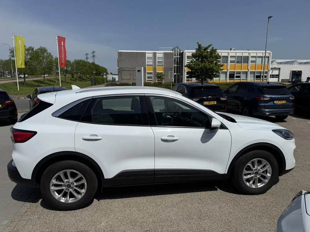 Ford Kuga 2.5 FHEV Titanium 190pk uit 2023, foto 4