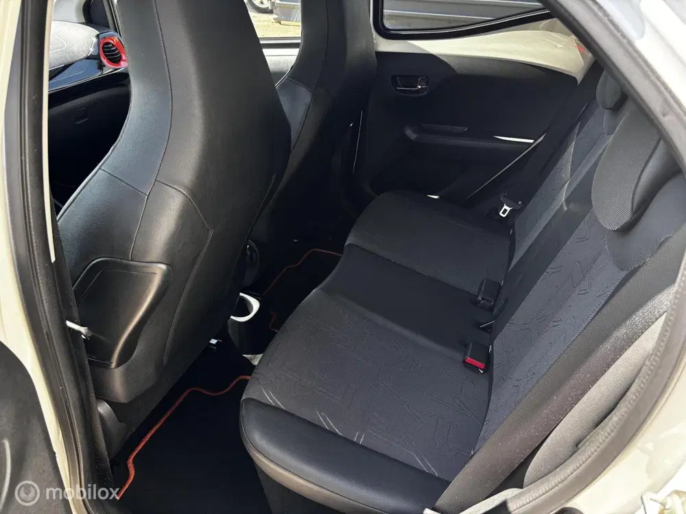 Toyota Aygo 1.0 VVT-i x-clusiv CABRIO*NAP*A uit 2019, foto 14