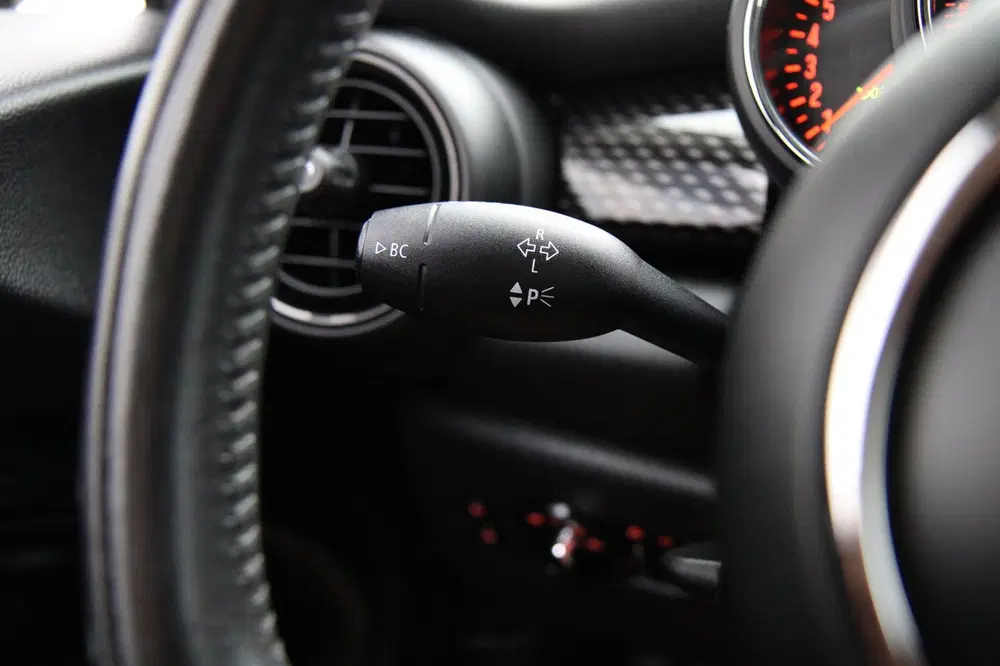 Mini Cooper S 2.0 Cooper S 192PK Stoelverwarming Airco C uit 2019, foto 14