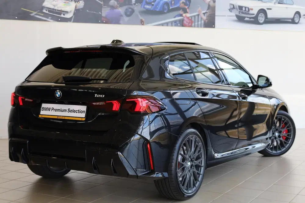 BMW 1-serie 120 uit 2026, foto 2