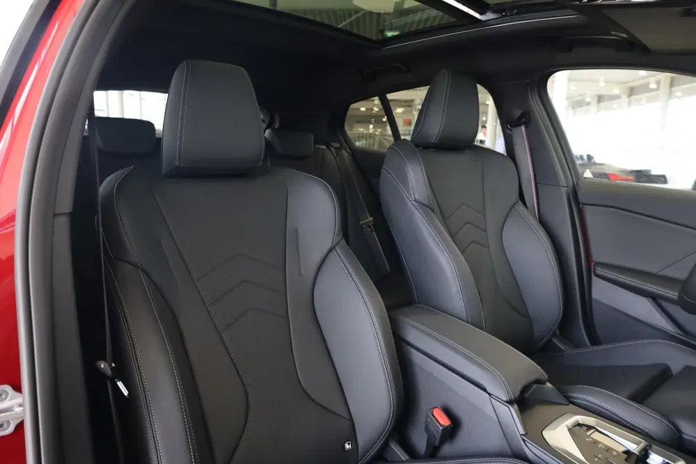 BMW 1-serie 120 uit 2026, foto 9
