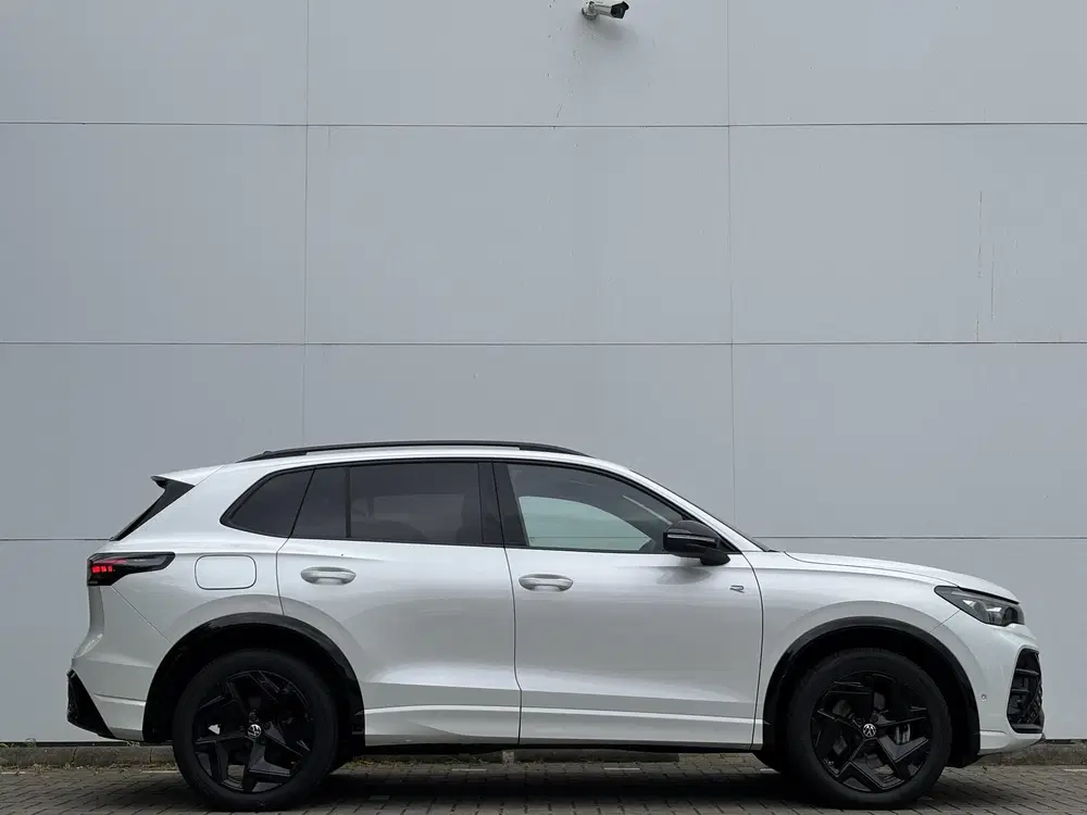 Volkswagen Tiguan 1.5 eHybrid R-Line Black Style uit 2025, foto 12