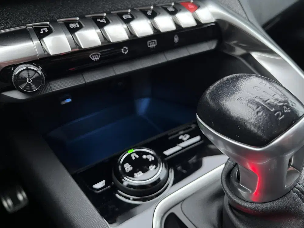 Peugeot 3008 1.2 PureTech Crossway * Carplay * Camera * uit 2019, foto 15