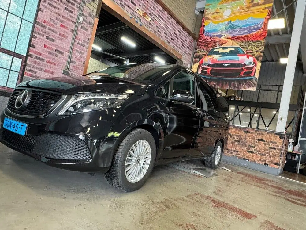 Mercedes-Benz EQV 300 L2 90 kWh uit 2022, foto 2