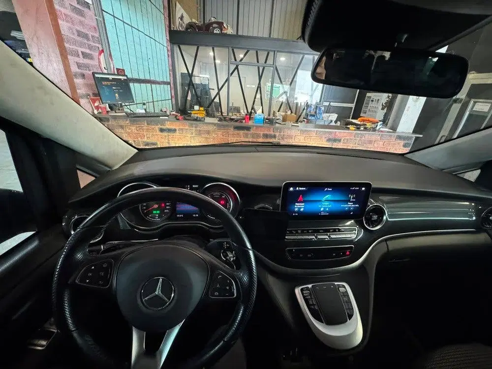 Mercedes-Benz EQV 300 L2 90 kWh uit 2022, foto 3